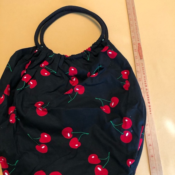 Cherry bag - Picture 1 of 7